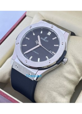 Hublot Vendom Classic Black Rubber Strap Swiss Automatic Watch
